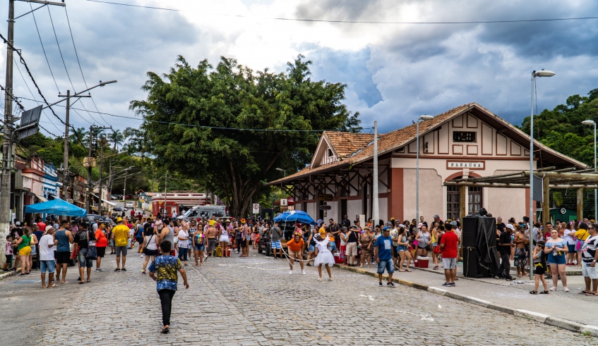 Sabaúna tem Pré-Carnaval e Desfile Cívico neste fim de semana