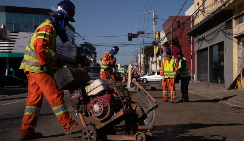 Avanço de obras segue na Avenida dos Bancos