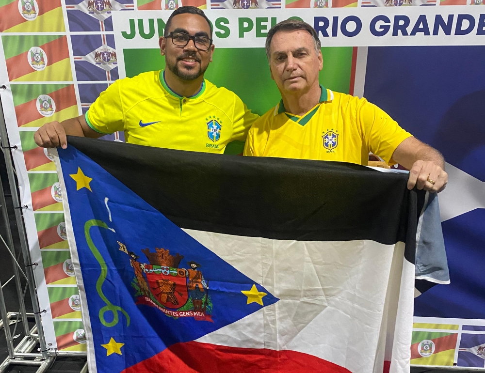 Mogiano Silvério Nobre acompanha Jair Bolsonaro em campanha de arrecadação de donativos para o Rio Grande do Sul