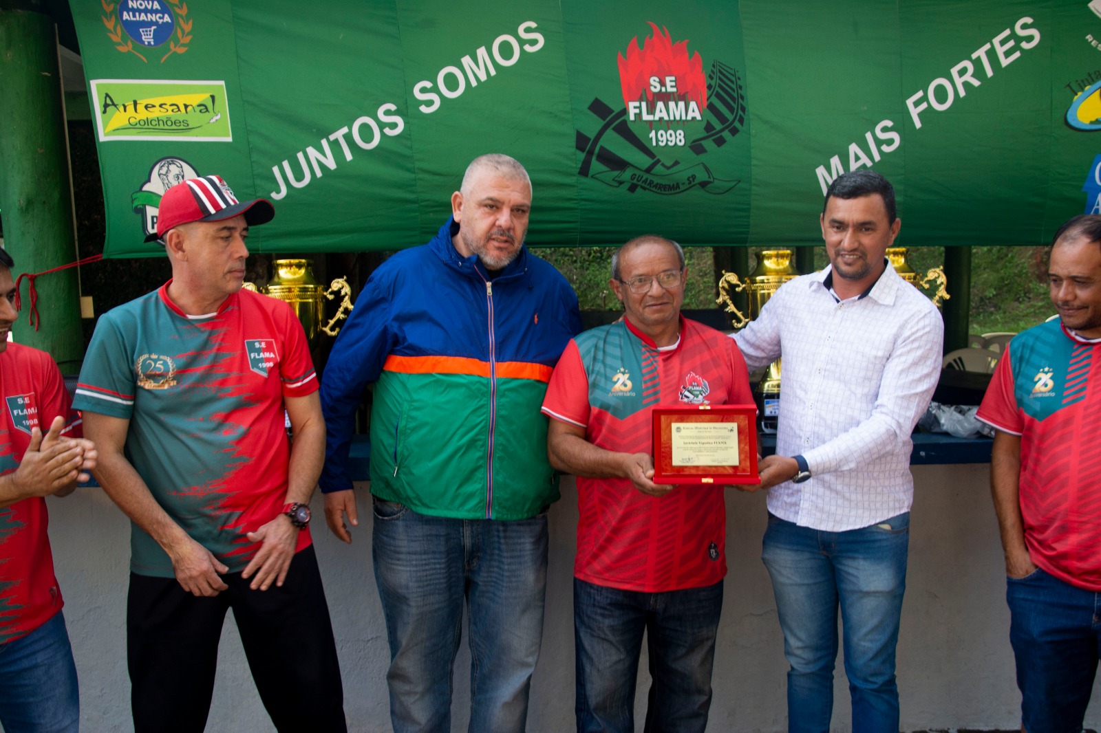 Em cerimônia, Flama recebe Placa de Moção de Aplausos por serviços prestados à comunidade