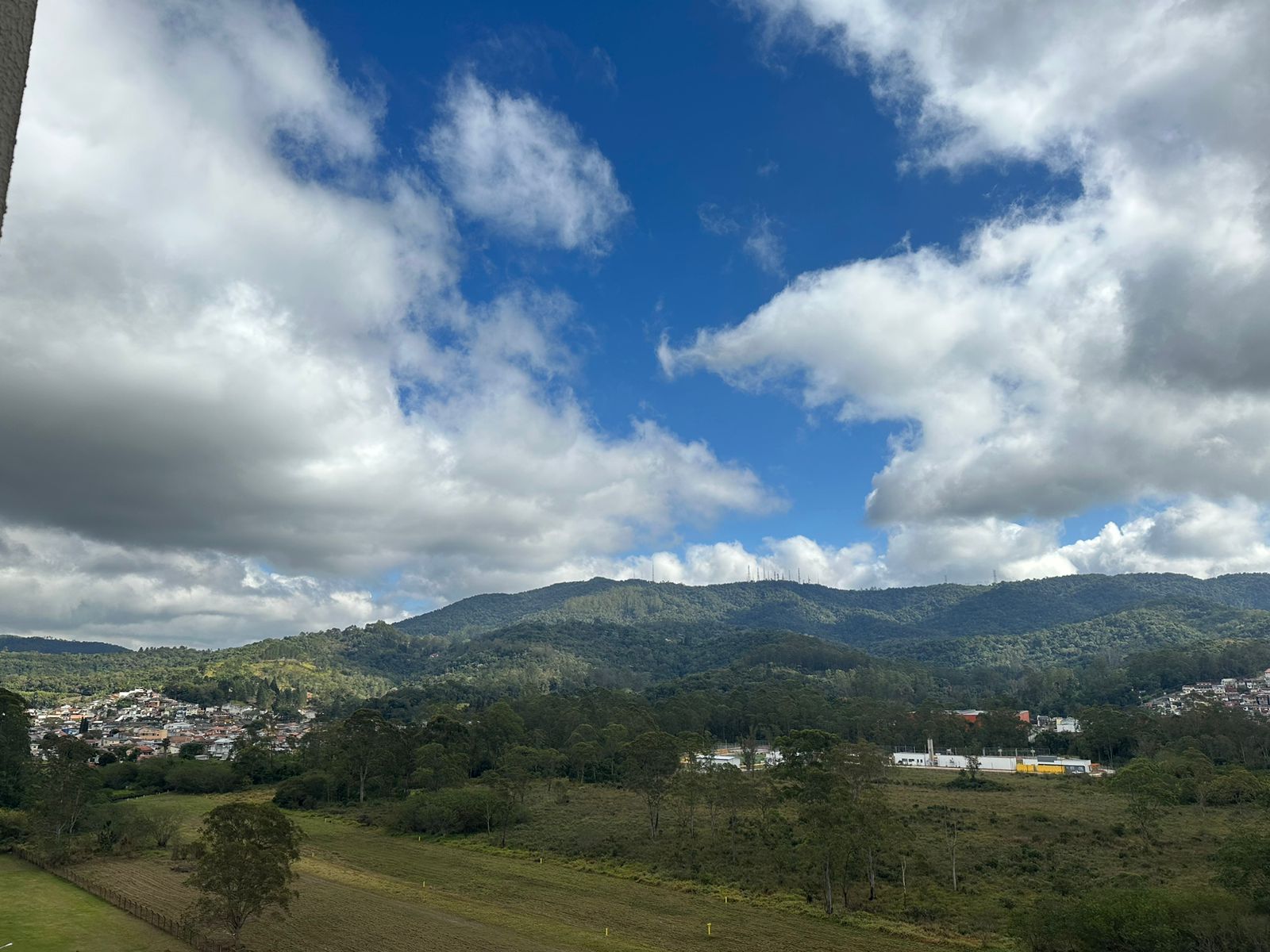 Frio surpreende o Alto Tietê com mudança brusca no tempo; confira a previsão completa