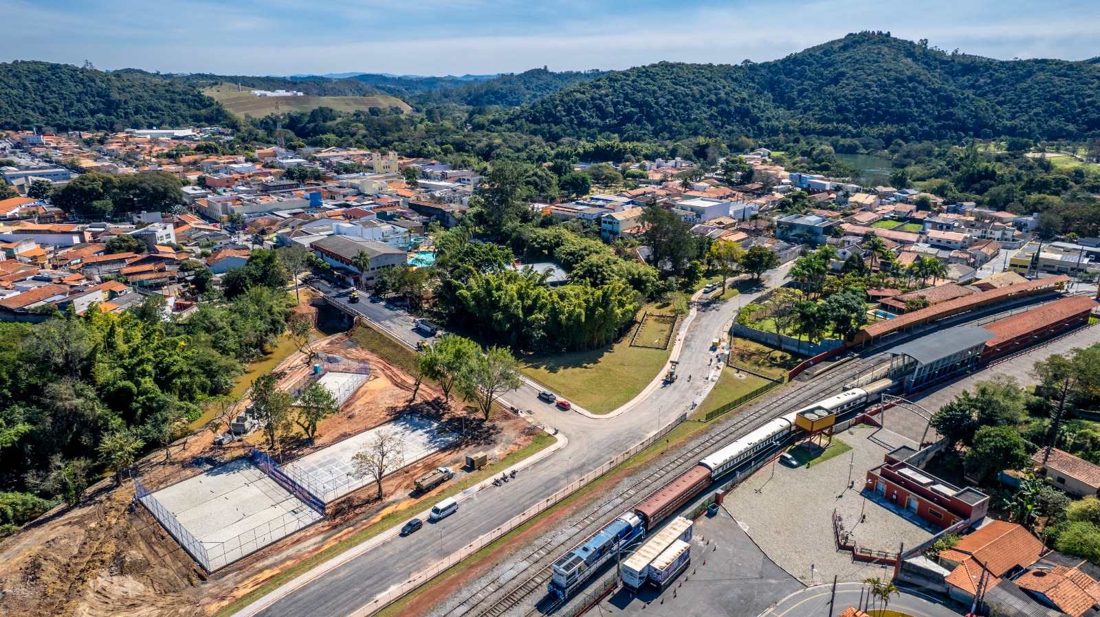 Guararema inaugura novas obras de mobilidade e lazer, com espaços esportivos e ciclovias