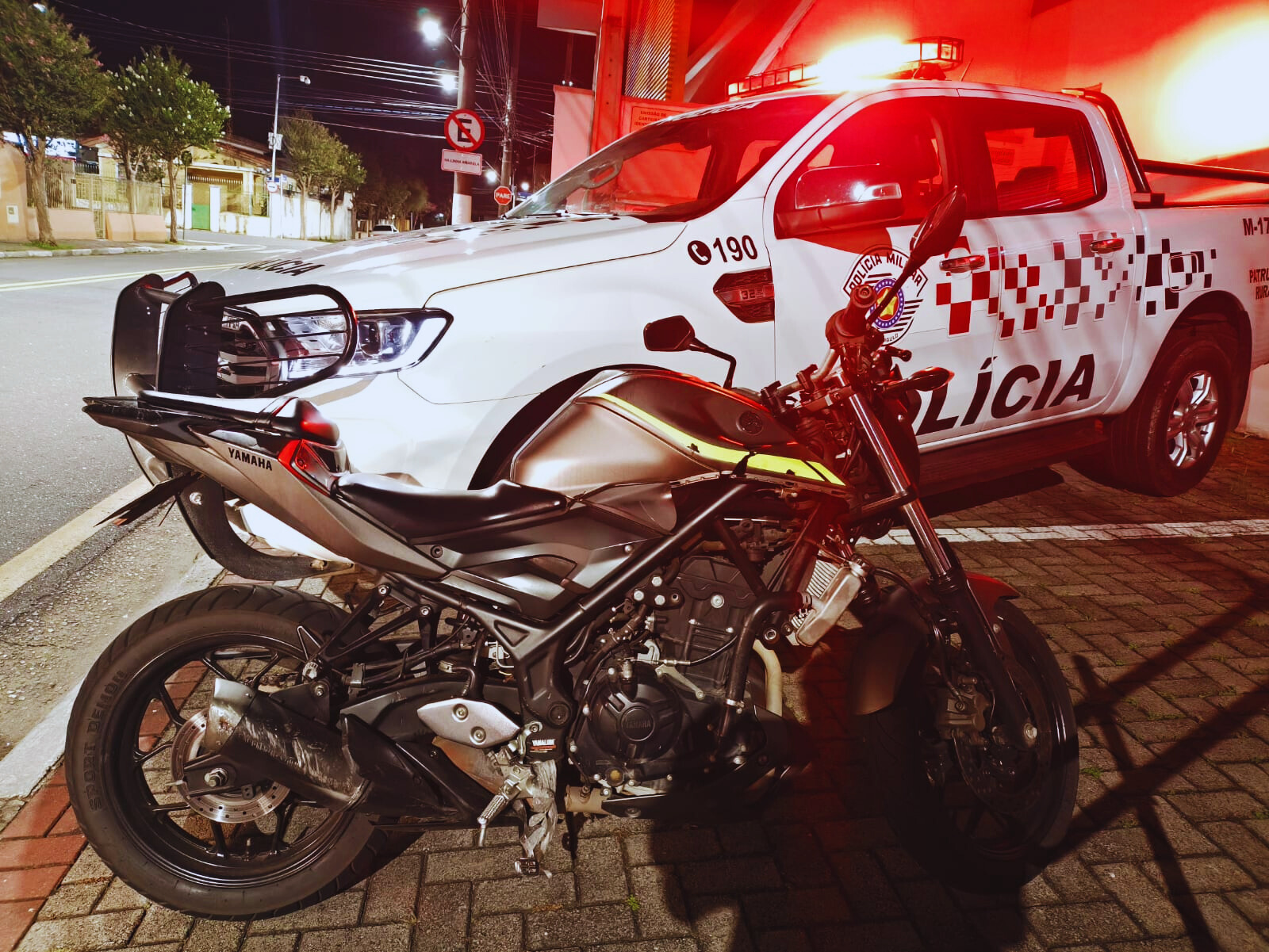 Motocicleta roubada é recuperada pela Polícia Militar durante abordagem em Guararema