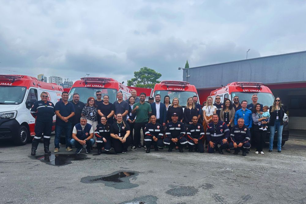 Prefeito Caio Cunha entrega quatro novas ambulâncias ao SAMU em Mogi das Cruzes