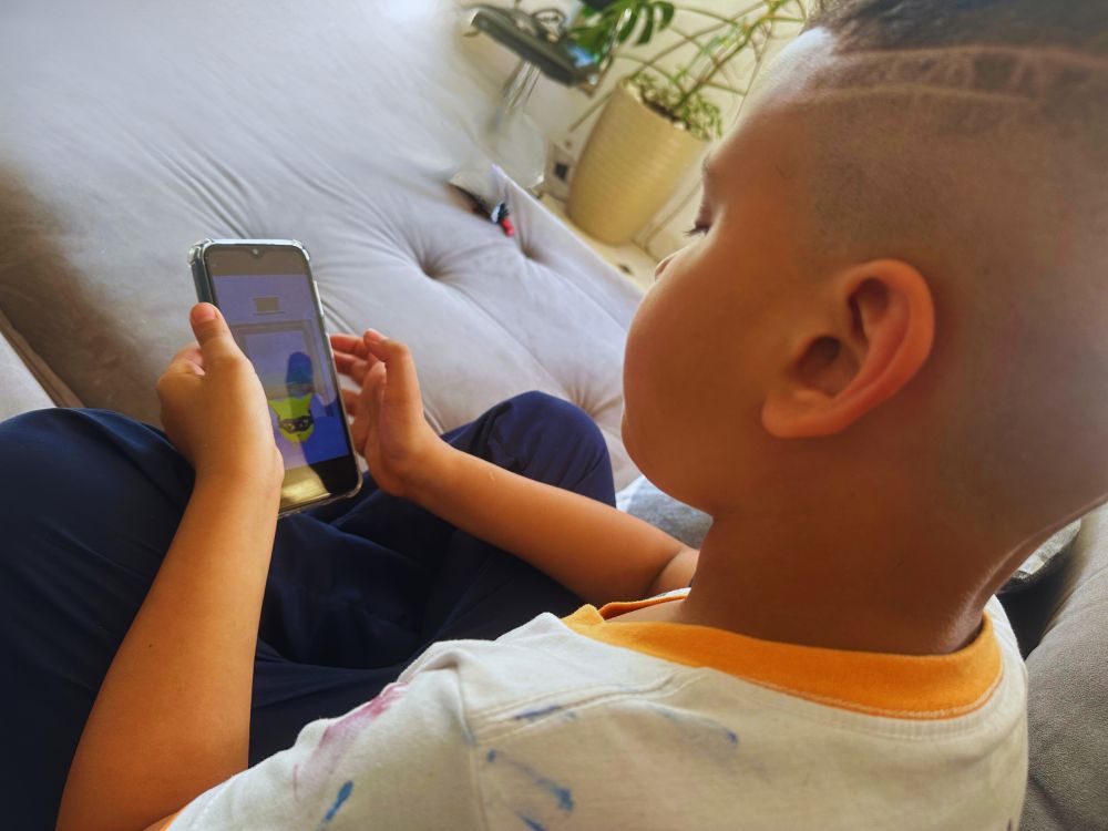 Agora é lei; Uso de celulares será proibido nas escolas de São Paulo