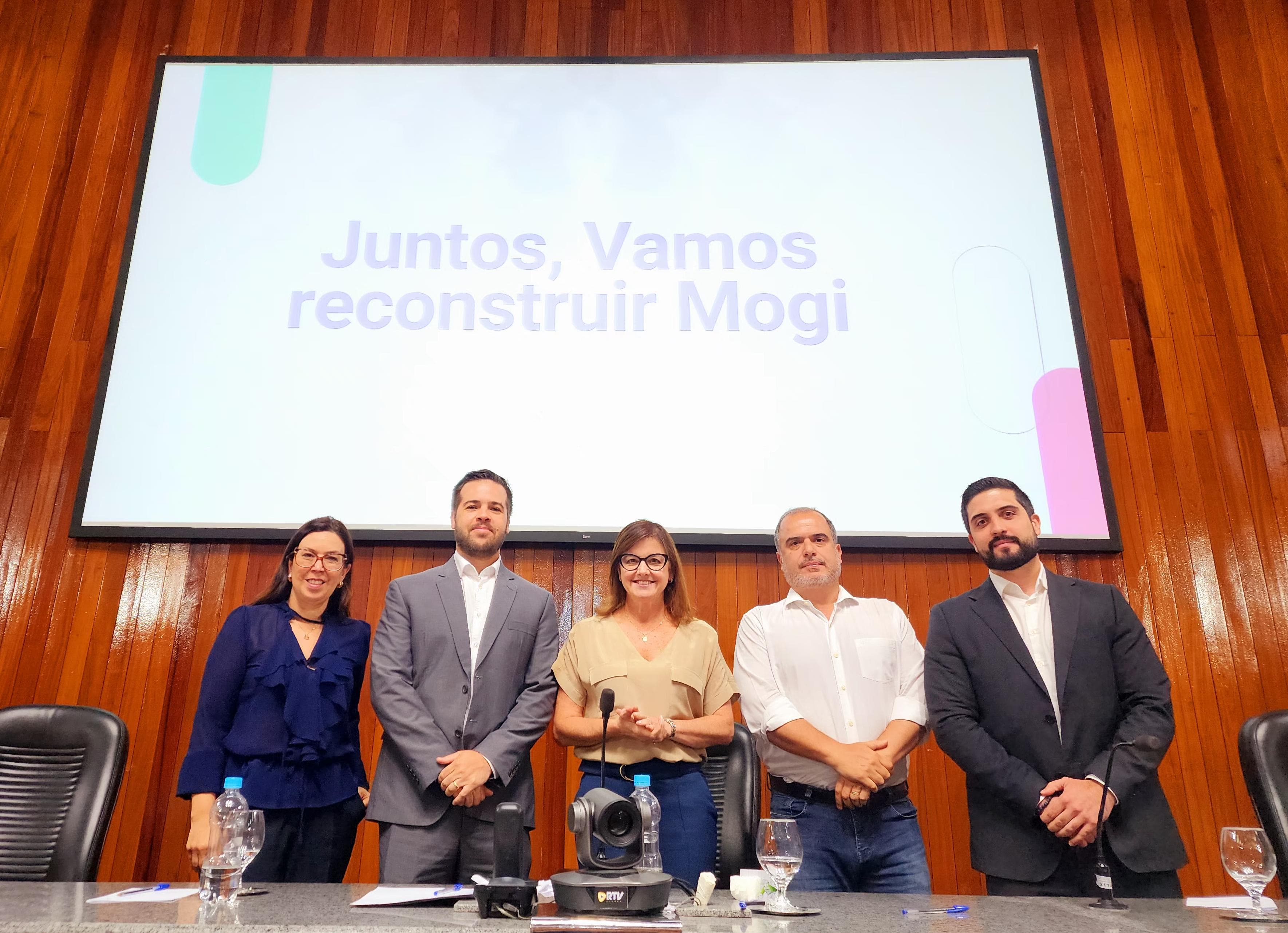 Prefeita eleita Mara Bertaiolli destaca dívida de R$ 470 milhões em audiência pública de transição
