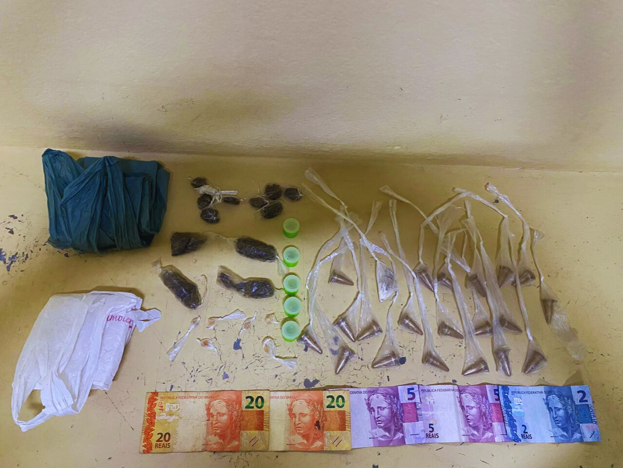 Homem é preso por tráfico de drogas em Biritiba Mirim