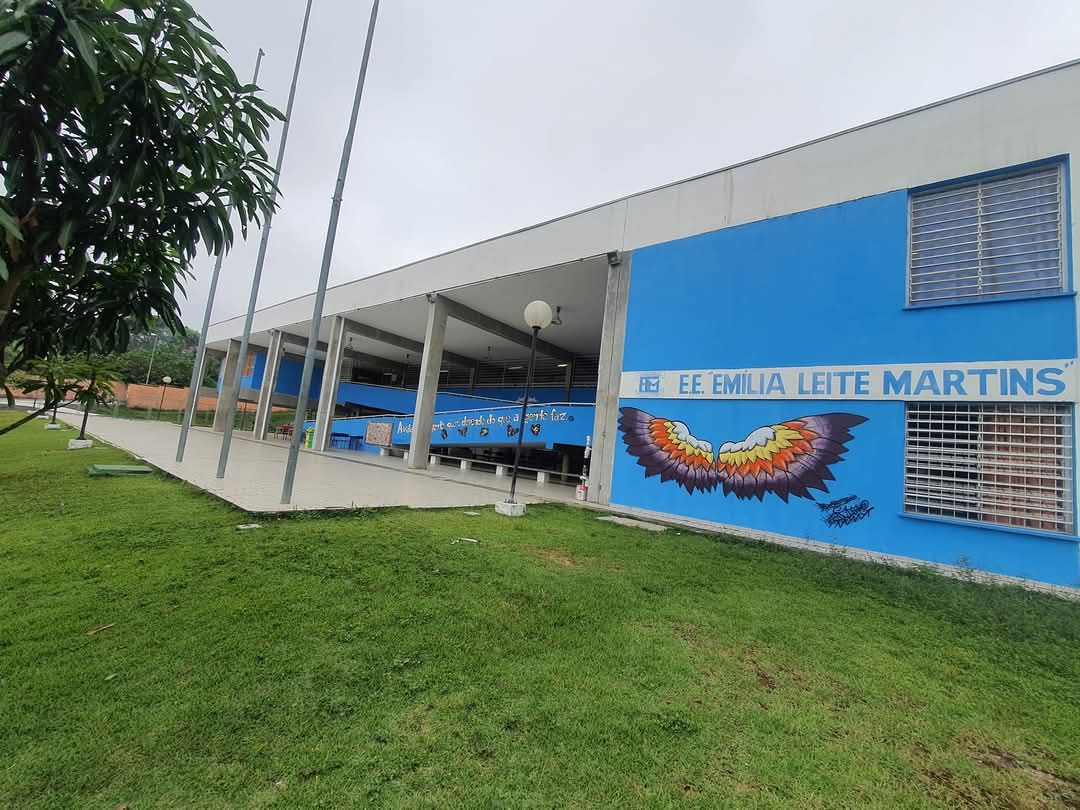 Escola Estadual Emília Leite Martins de Guararema recebe prêmio de destaque no SARESP e Super BI