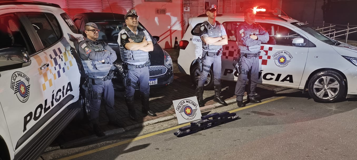 Polícia Militar e TOR prendem dupla por tráfico de drogas durante operação na rodovia em Guararema