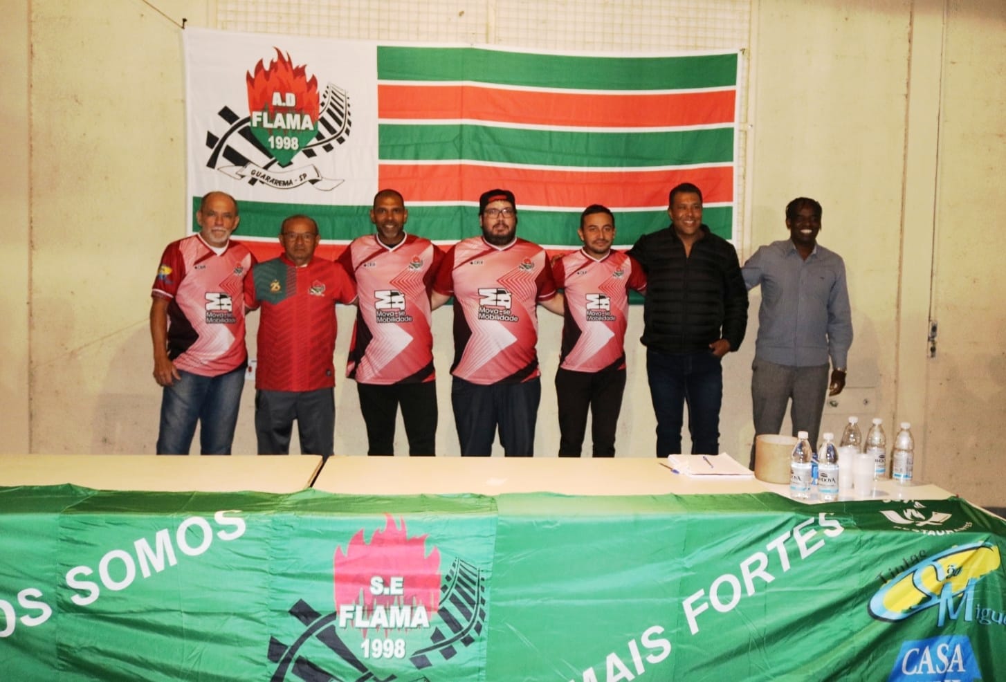 Edson Pelé compartilha experiências com jovens atletas do Flama em Guararema