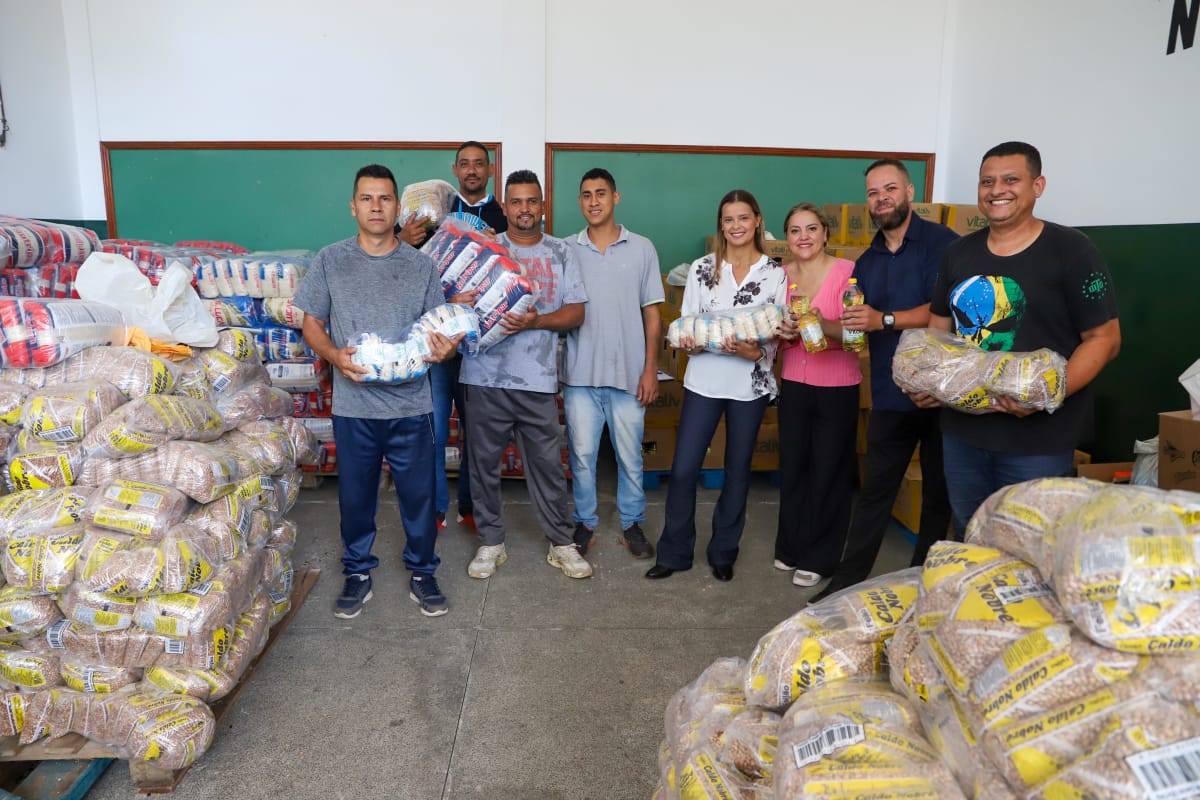 Fundo Social entrega 5 toneladas de alimentos e 1 mil litros de óleo para famílias em vulnerabilidade em Mogi