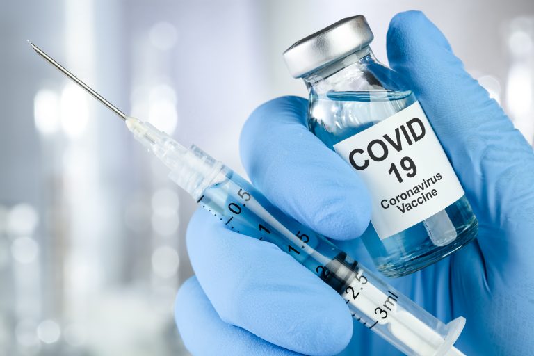 EUA retiram recomendação de vacina contra Covid para crianças e gestantes: e o Brasil, como fica?