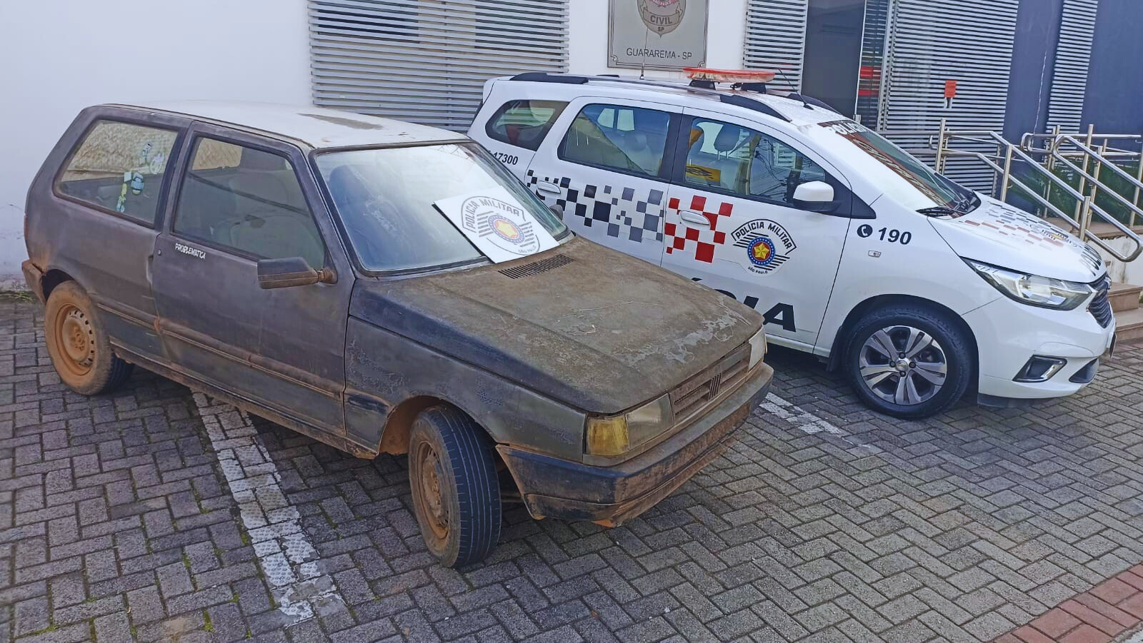 Polícia Militar apreende veículo com placa adulterada durante patrulhamento no bairro Nogueira, em Guararema