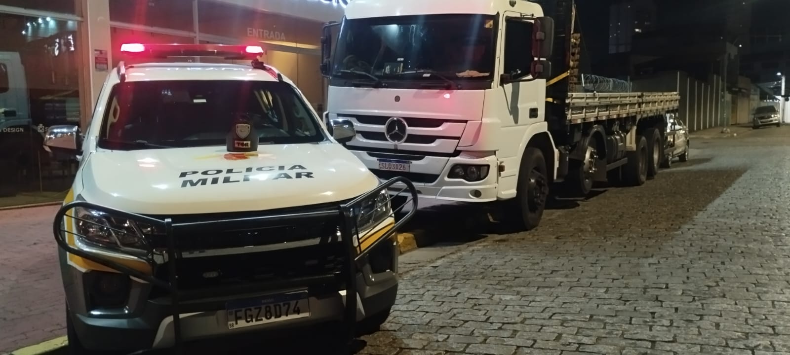 Caminhão roubado com bloqueador de rastreador é apreendido em Mogi das Cruzes pela Polícia Rodoviária