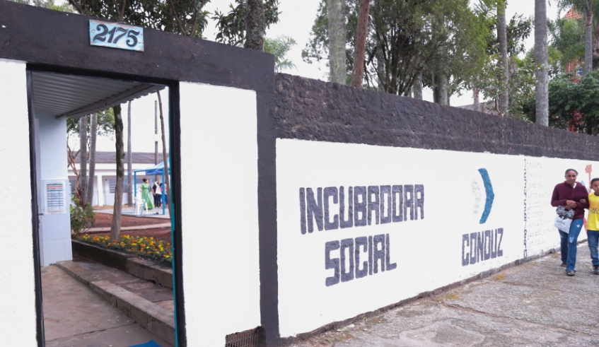 Incubadora Social oferece oficina gratuita de costura e economia solidária em Jundiapeba