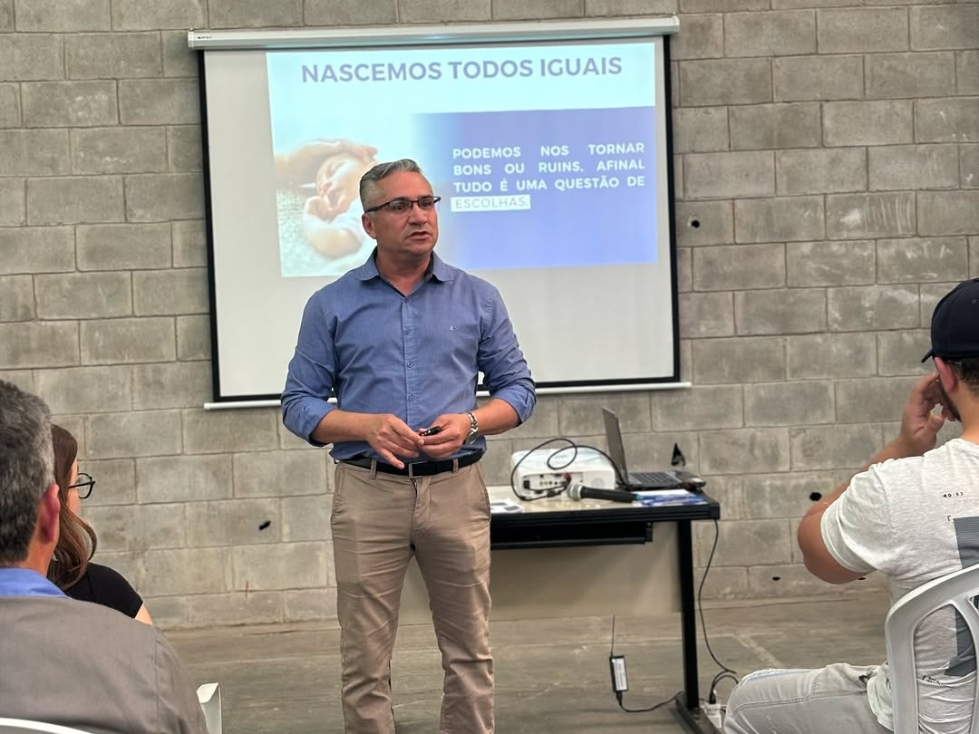 Vice-Prefeito de Guararema promove palestra sobre conscientização do uso de drogas para colaboradores da Rock Fibras