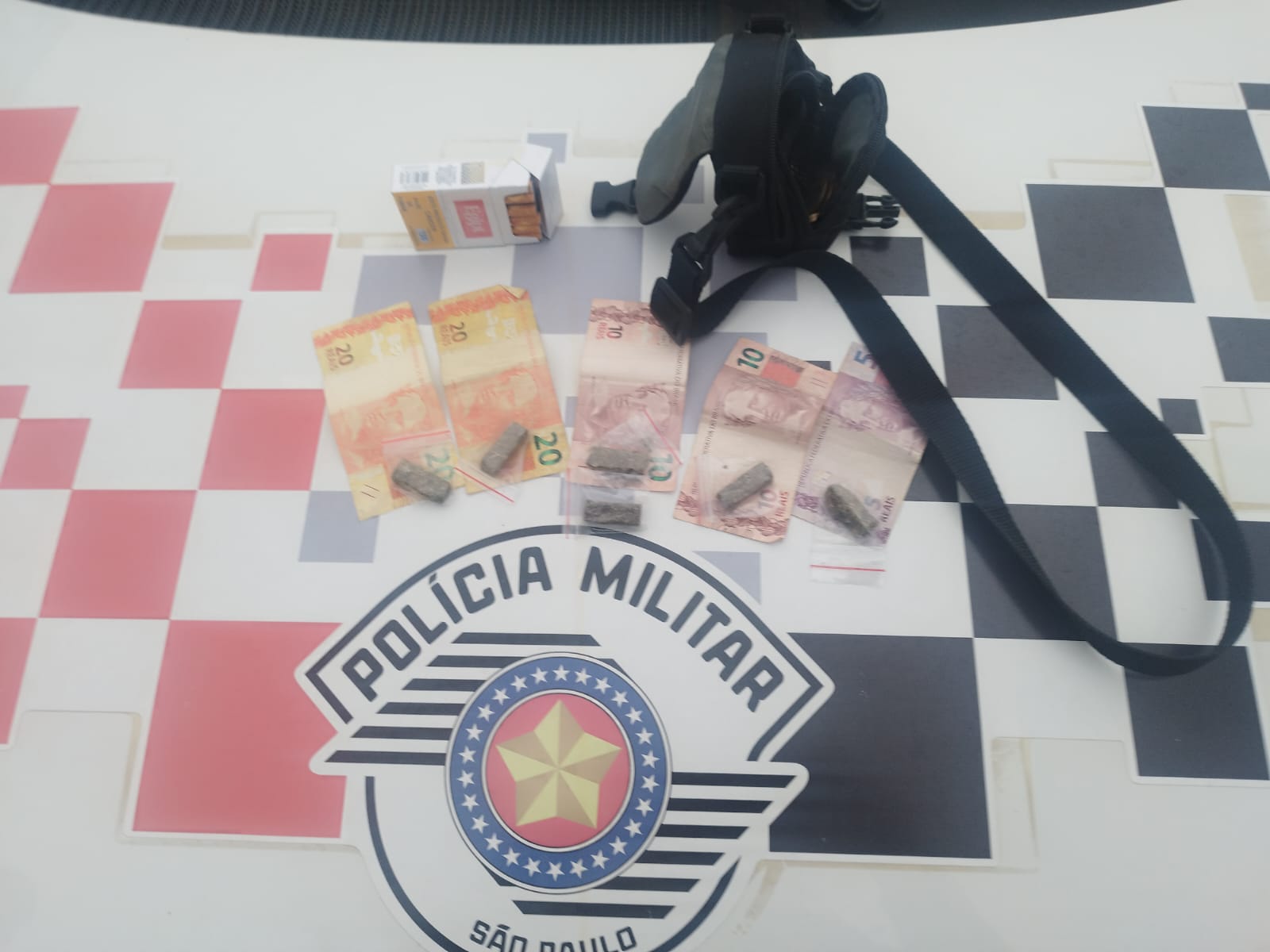 Homem procurado pela Justiça é preso com drogas em Salesópolis