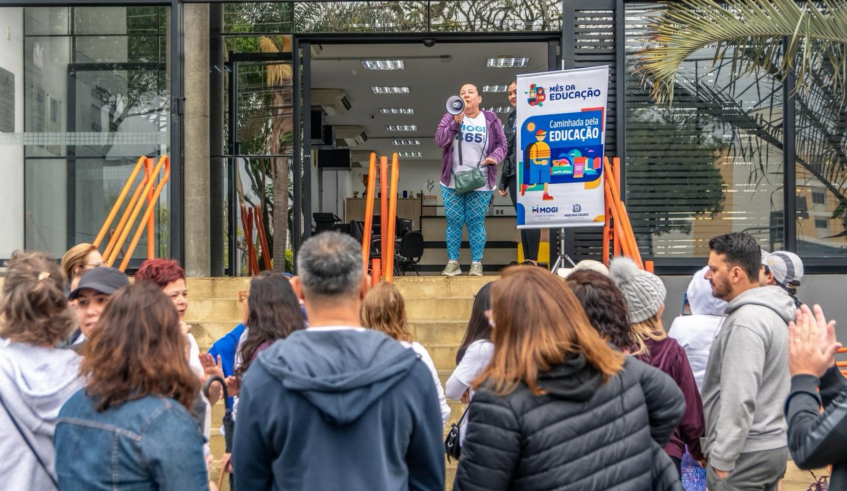 Profissionais da educação de Mogi das Cruzes participam da 1ª Caminhada pela Educação