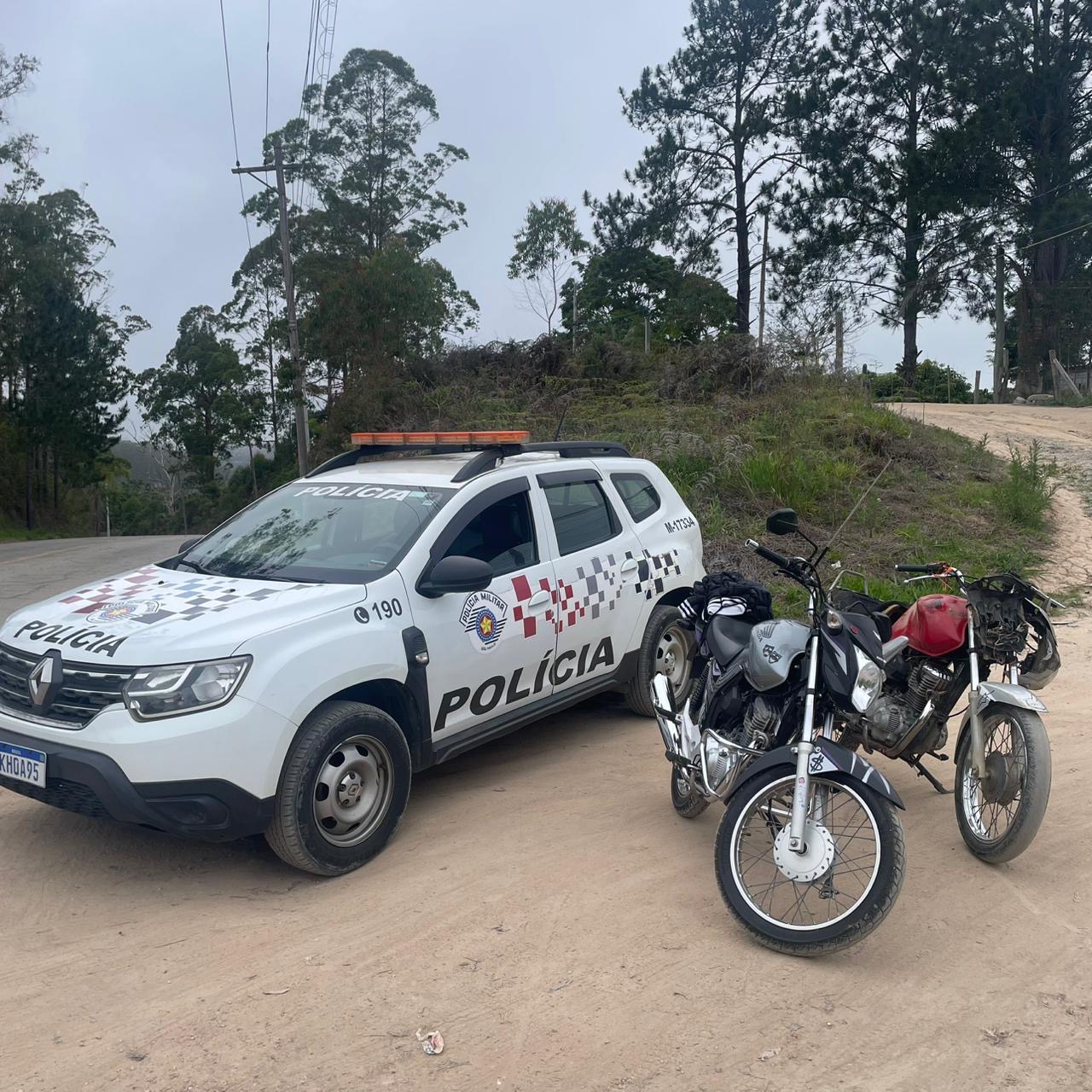 Polícia Militar apreende motocicletas e coíbe manobras perigosas em Salesópolis