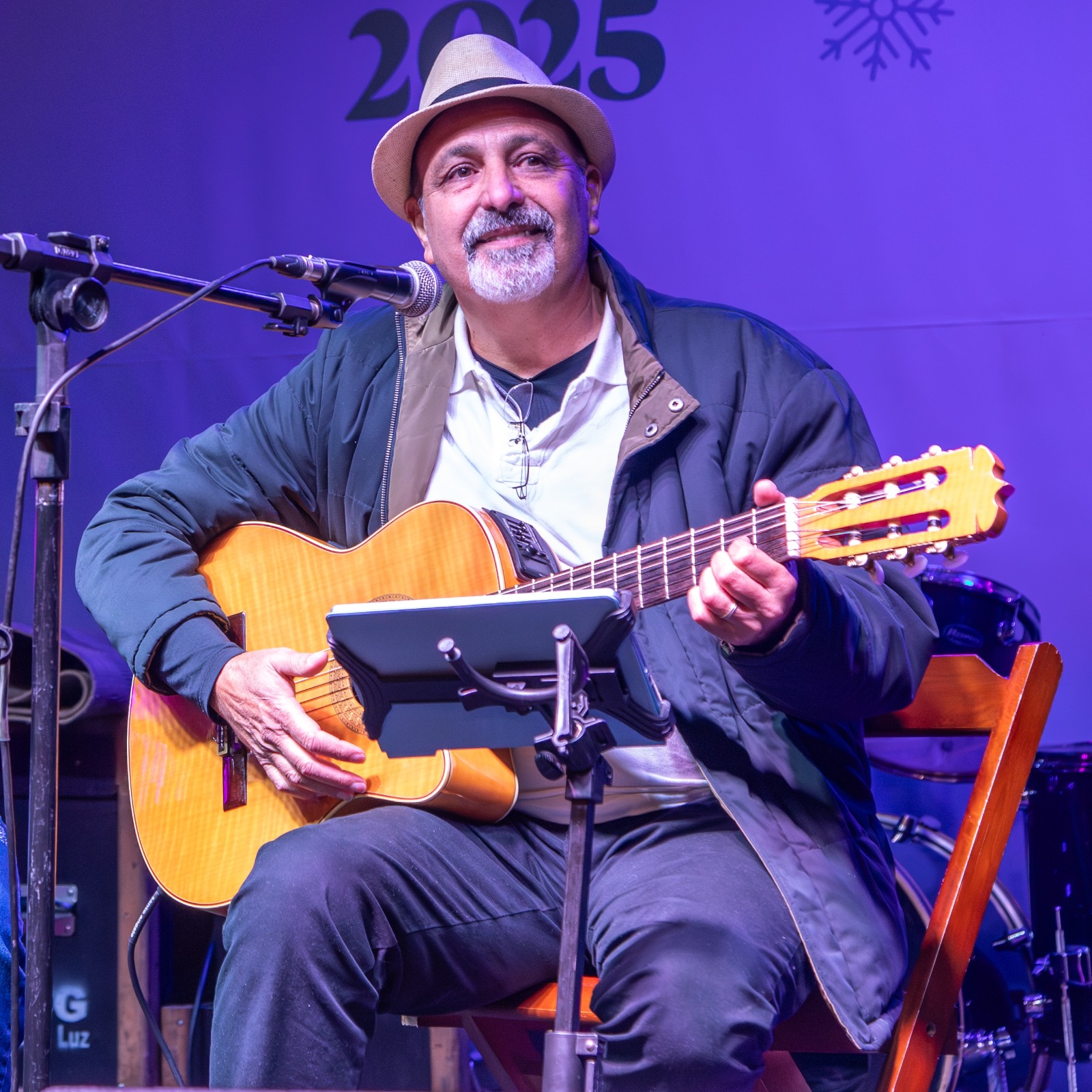 Théo do Valle celebra 30 anos de carreira com show gratuito na Estação Literária de Guararema